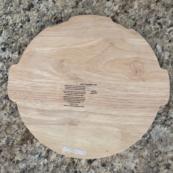 Star Wars Wooden Cutting Board - Brown Baby Yoda- nwot - Picture 2 of 2